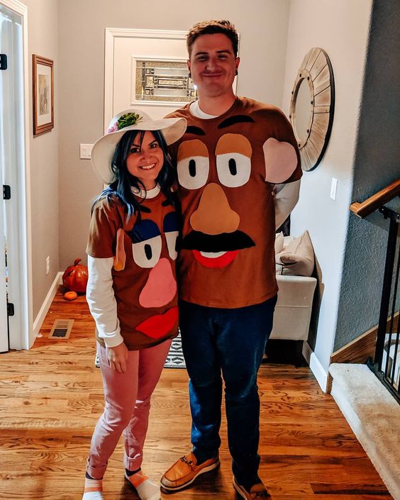 10 Disney Couple Costumes You Have to See Before Halloween – HoundBytes